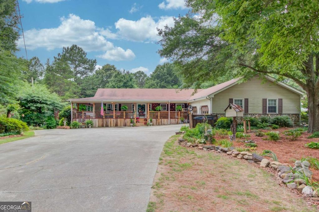 2521 Stone Drive SW, Lilburn, GA 30047