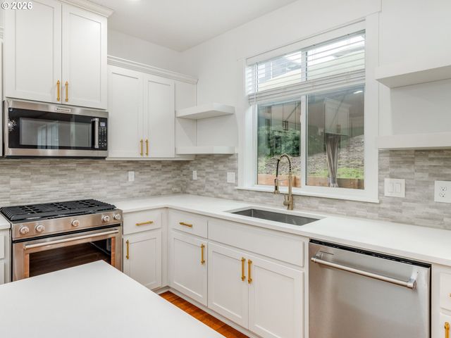 35551 PORTLAND VIEW Dr, St Helens, OR 97051