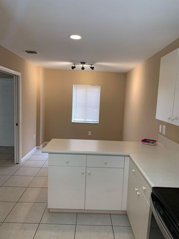 2400 NW 98th Lane, Sunrise, FL 33322