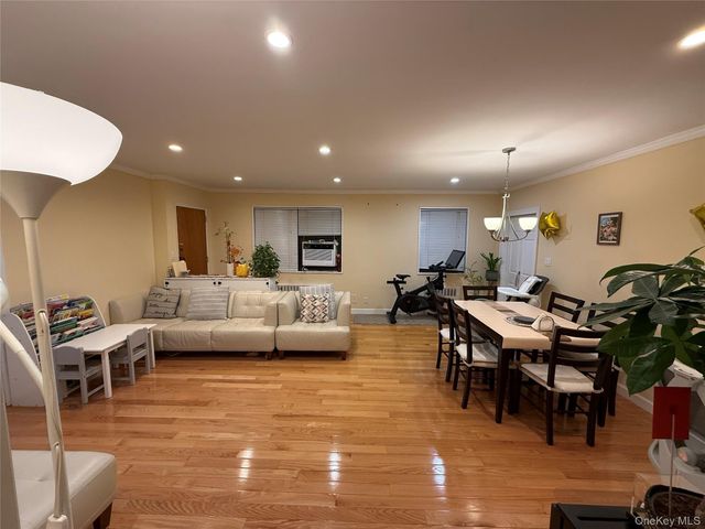 163-01 17th Avenue 5197, Whitestone, NY 11357