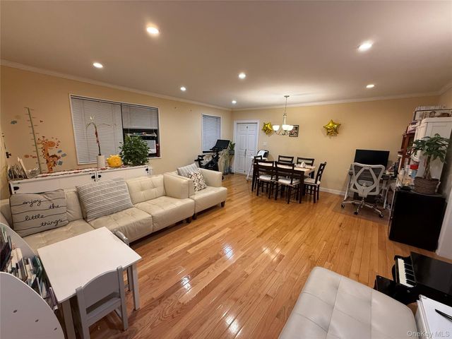 163-01 17th Avenue 5197, Whitestone, NY 11357