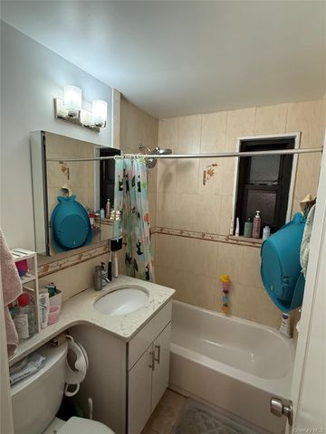 163-01 17th Avenue 5197, Whitestone, NY 11357