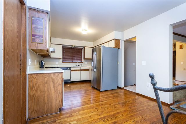 6718 Forest Park Drive, Troy, MI 48098