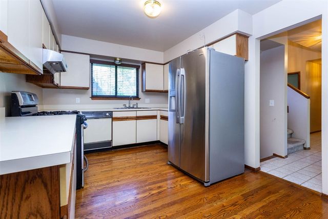 6718 Forest Park Drive, Troy, MI 48098