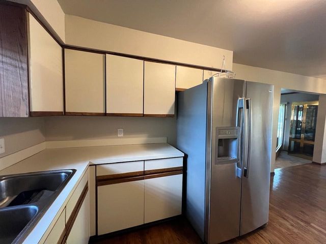 6718 Forest Park Drive, Troy, MI 48098