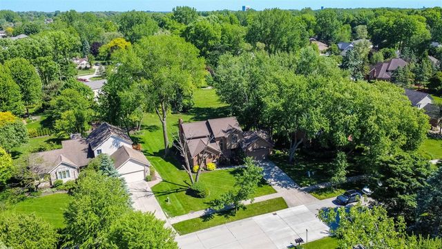 6718 Forest Park Drive, Troy, MI 48098