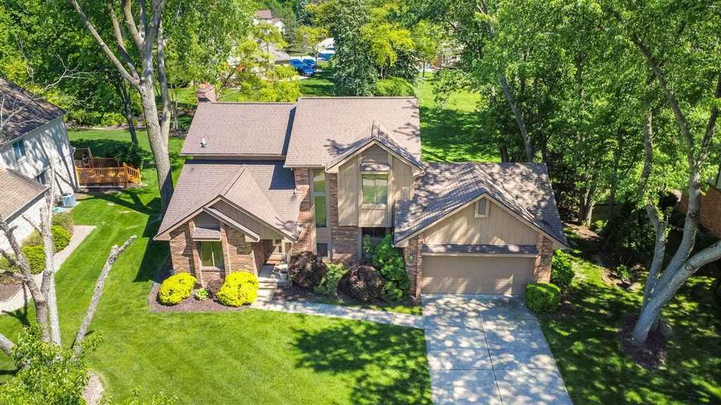 6718 Forest Park Drive, Troy, MI 48098