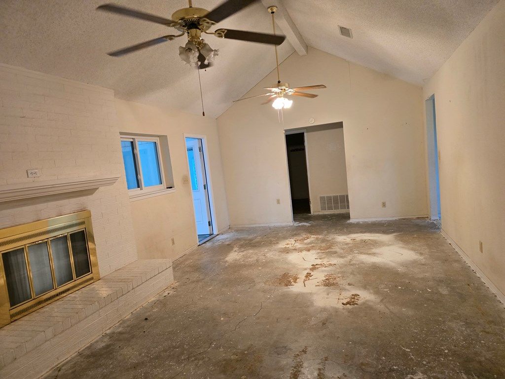 Image 31 of property listing at 7777 W Rollin Acres Rd, San Angelo, TX 76901