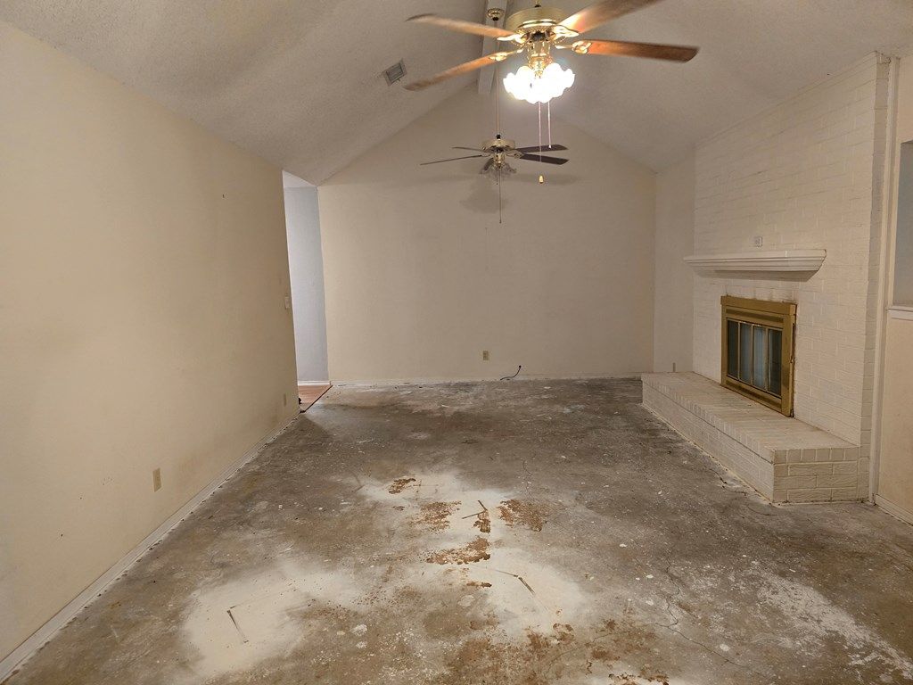 Image 32 of property listing at 7777 W Rollin Acres Rd, San Angelo, TX 76901