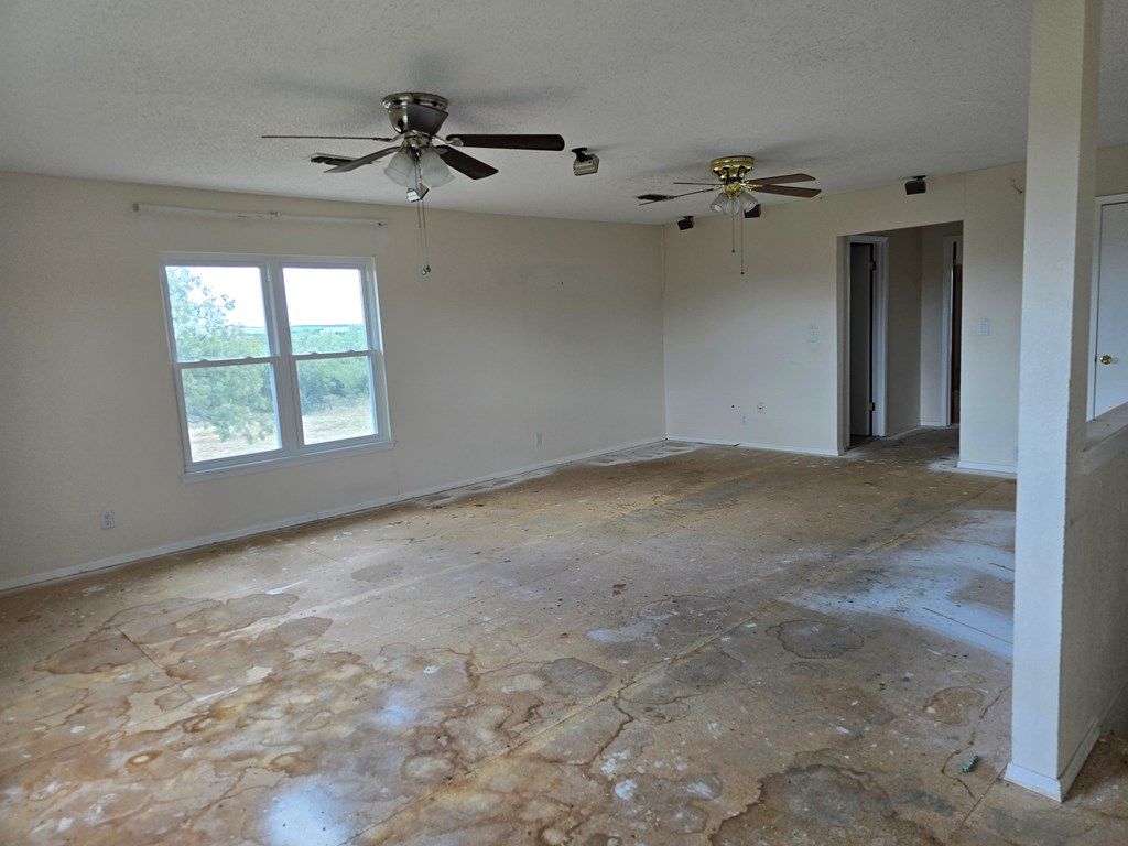 Image 36 of property listing at 7777 W Rollin Acres Rd, San Angelo, TX 76901