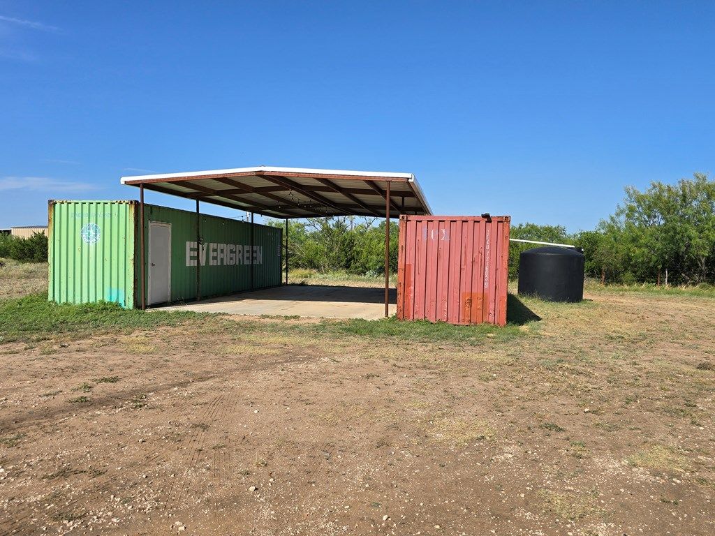 Image 8 of property listing at 7777 W Rollin Acres Rd, San Angelo, TX 76901
