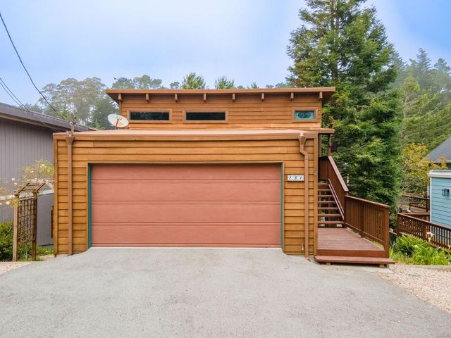 731 Lancaster Boulevard, Moss Beach, CA 94038