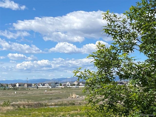 2766 Center Park Way, Berthoud, CO 80513