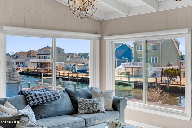 321 Stephan Avenue, Toms River, NJ 08753