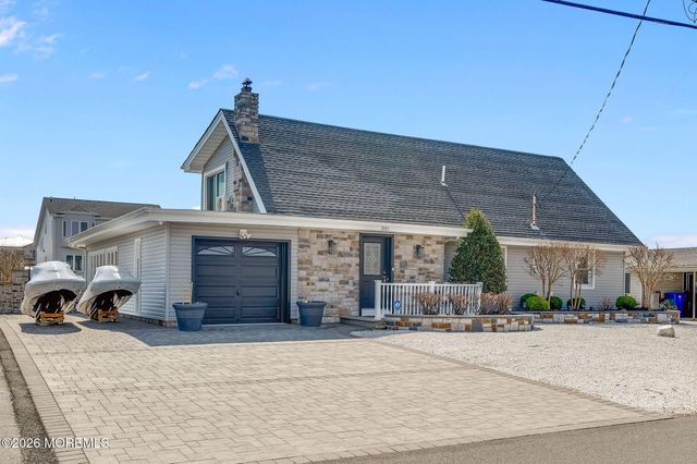 321 Stephan Avenue, Toms River, NJ 08753