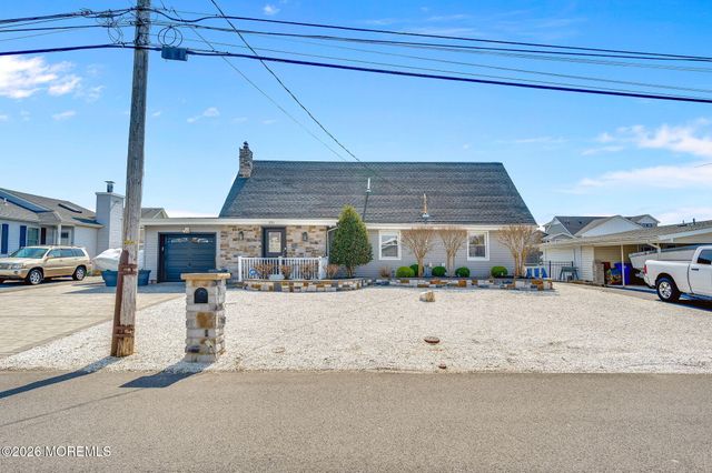 321 Stephan Avenue, Toms River, NJ 08753