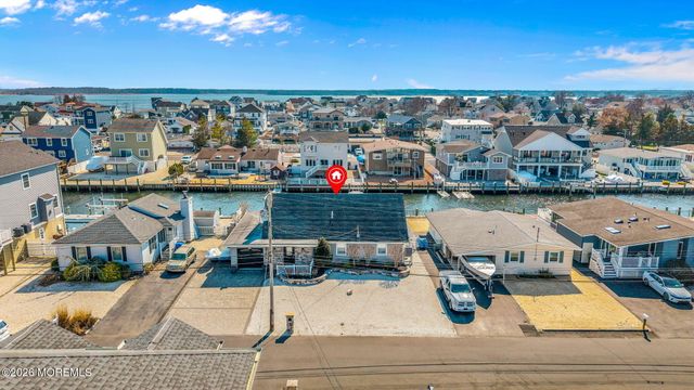 321 Stephan Avenue, Toms River, NJ 08753