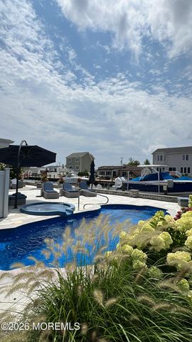 321 Stephan Avenue, Toms River, NJ 08753