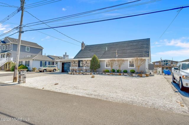 321 Stephan Avenue, Toms River, NJ 08753
