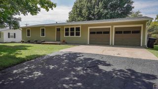 123 Lincoln AVE, Holton, KS 66436