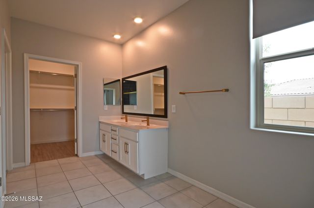 8854 E Stone Meadow Circle, Tucson, AZ 85730