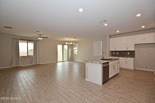 8854 E Stone Meadow Circle, Tucson, AZ 85730