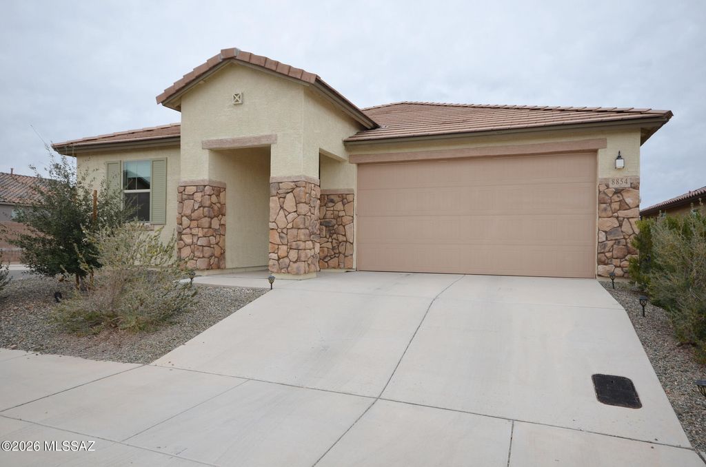 8854 E Stone Meadow Circle, Tucson, AZ 85730