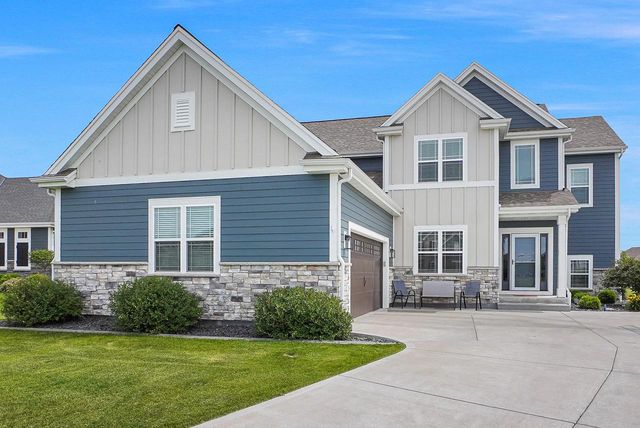 35233 Walleye COURT, Oconomowoc, WI 53066