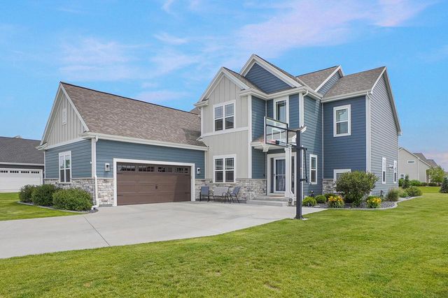 35233 Walleye COURT, Oconomowoc, WI 53066