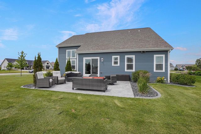 35233 Walleye COURT, Oconomowoc, WI 53066