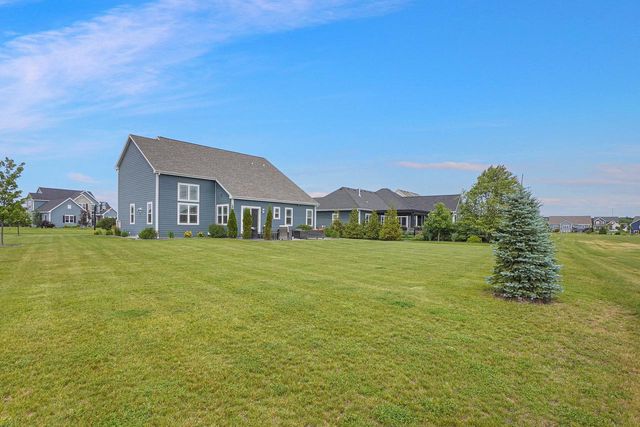 35233 Walleye COURT, Oconomowoc, WI 53066