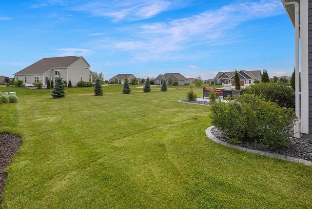 35233 Walleye COURT, Oconomowoc, WI 53066