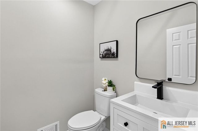 23 Thistle Court, Old Bridge, NJ 07747