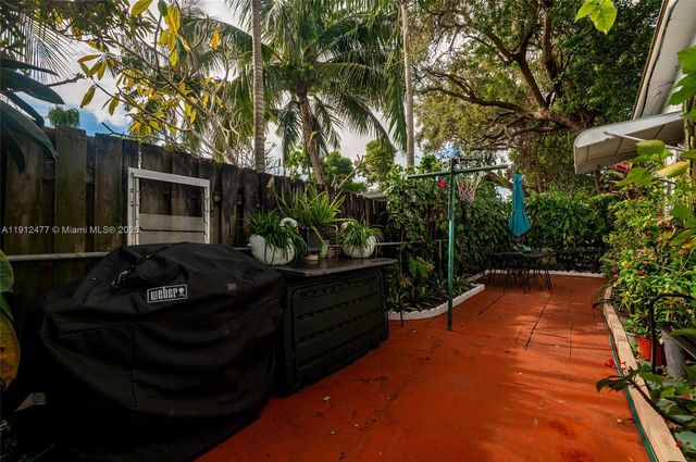 2524 Hayes St 9, Hollywood, FL 33020