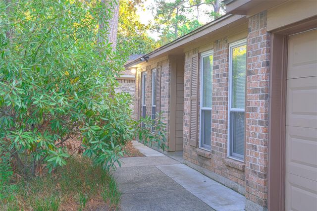 36 S High Oaks Circle S, The Woodlands, TX 77380