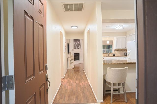 36 S High Oaks Circle S, The Woodlands, TX 77380