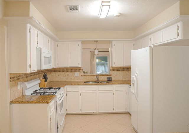 36 S High Oaks Circle S, The Woodlands, TX 77380
