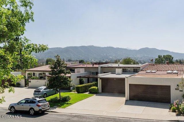 784 N Woodlawn Drive, Thousand Oaks, CA 91360