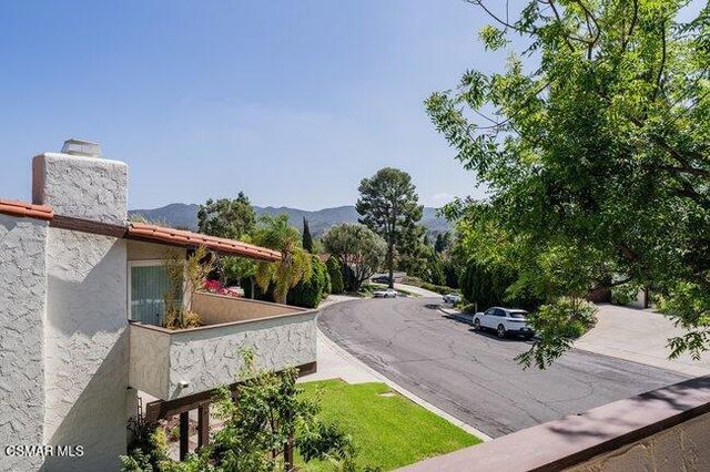 784 N Woodlawn Drive, Thousand Oaks, CA 91360