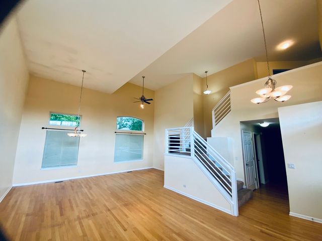 735 Ravinia Drive, Gurnee, IL 60031