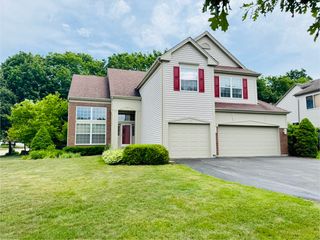 735 Ravinia Drive, Gurnee, IL 60031