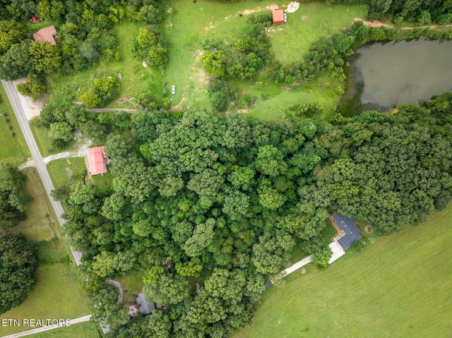 442 Bowman Loop, Crossville, TN 38571