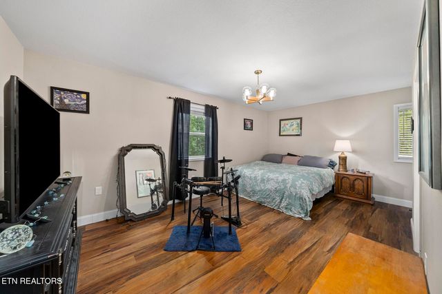 442 Bowman Loop, Crossville, TN 38571
