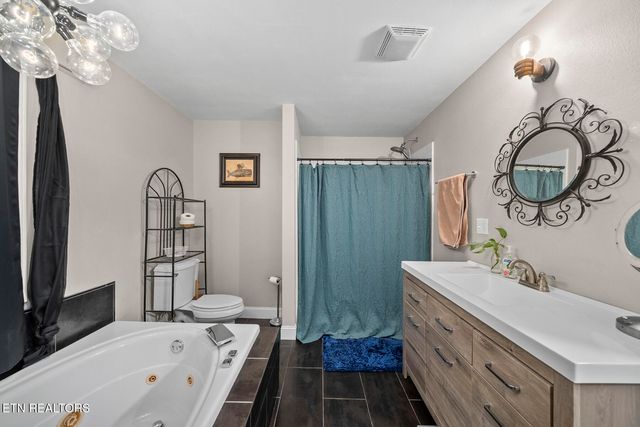 442 Bowman Loop, Crossville, TN 38571