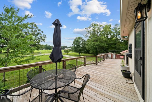 442 Bowman Loop, Crossville, TN 38571