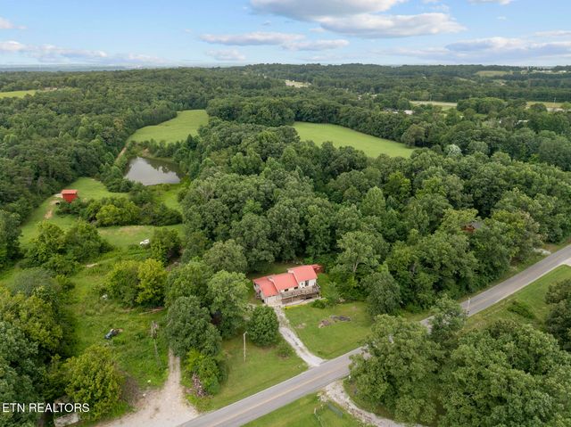442 Bowman Loop, Crossville, TN 38571