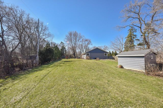 3551 S Woodland COURT, New Berlin, WI 53146