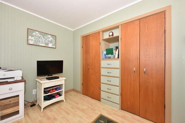 3551 S Woodland COURT, New Berlin, WI 53146