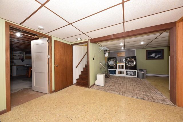 3551 S Woodland COURT, New Berlin, WI 53146