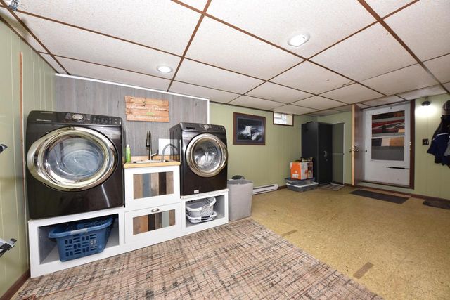 3551 S Woodland COURT, New Berlin, WI 53146